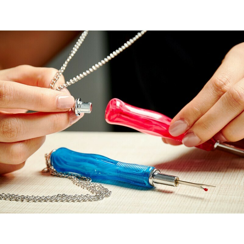 Seam Ripper Assistant with Necklace(blue)